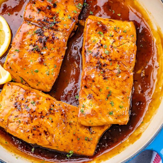 HONEY GARLIC SALMON - Recipe photo by healthyfitnessmeals