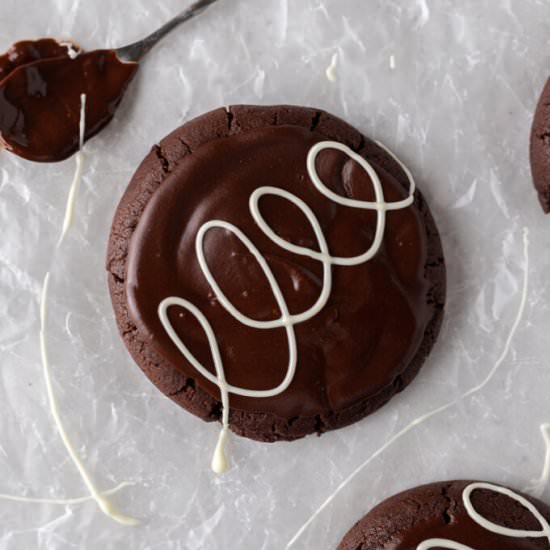 Crumbl chocolate mallow cookies - Recipe photo by lifestyleofafoodie