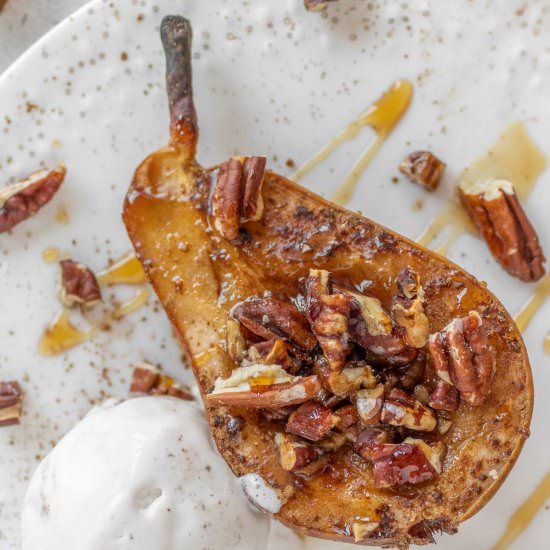 Easy baked pears - Recipe photo by theplantbasedschool