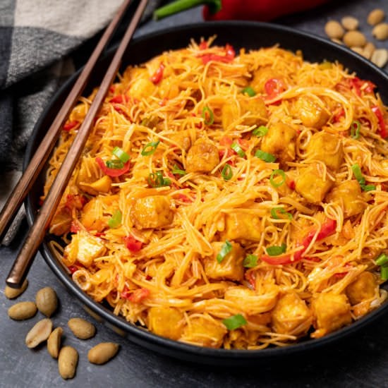 Vegan Pad Thai with Crispy Tofu - Recipe photo by vegancocotte