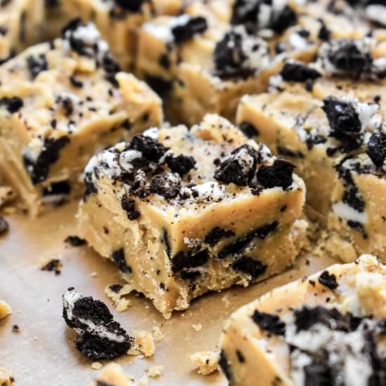 Easy Peanut Butter Oreo Fudge - Recipe photo by stressbaking