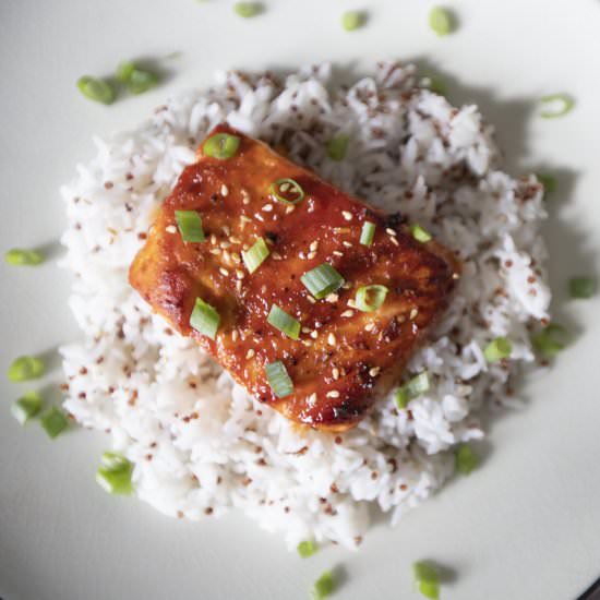 Oven baked gochujang salmon fillets - Recipe photo by foodmakesmehappy