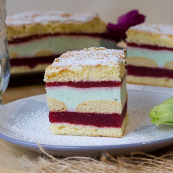 Plum mousse cake - Recipe photo by mecooks.com