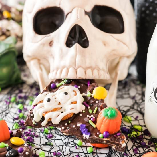 Halloween Bark - Recipe photo by buildyourbite