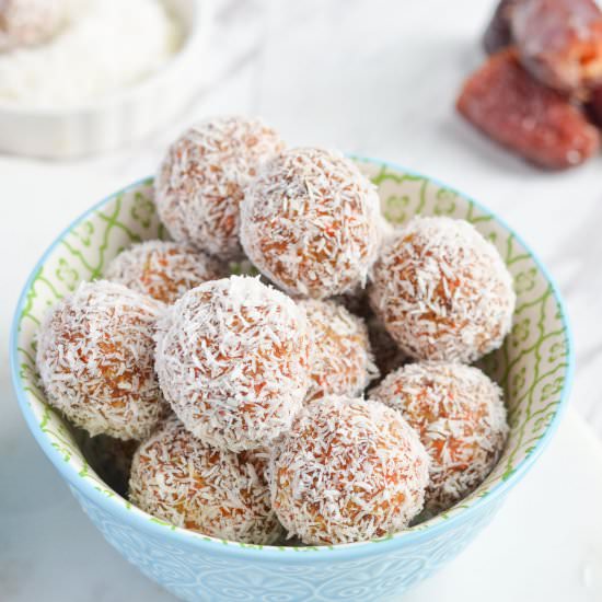 Carrot Cake Energy Balls - Recipe photo by fitmealideas