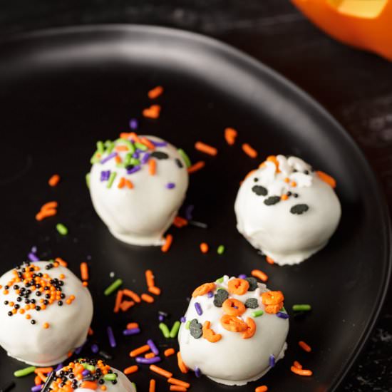Cheesecake Balls - Recipe photo by Barbara Curry