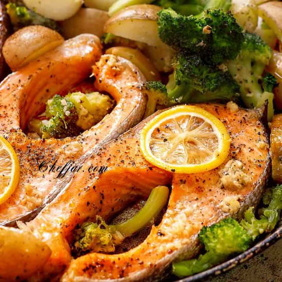 Baked salmon with potatoes - Recipe photo by Chefjar