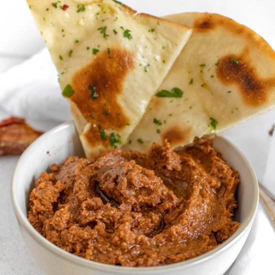 Sundried tomato pesto - Recipe photo by theplantbasedschool