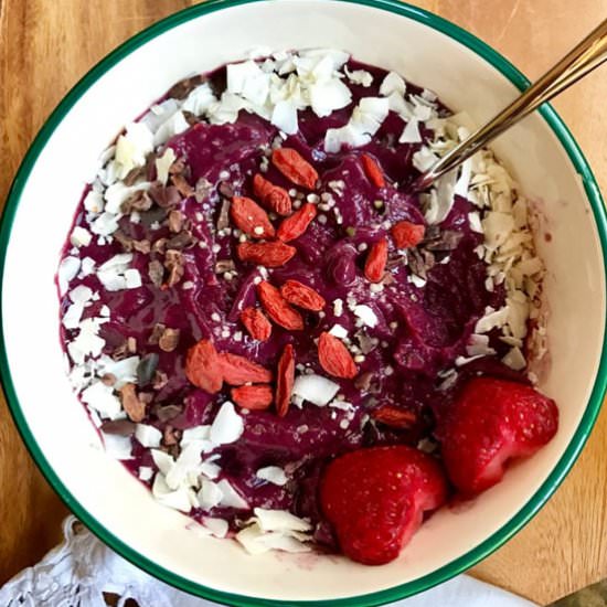 Ultimate Vegan Acai Bowl - Recipe photo by vegansfirst