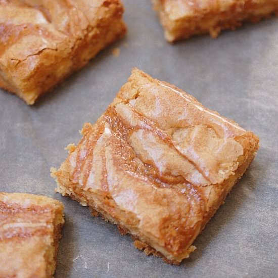 Salted caramel blondies - Recipe photo by evabakes