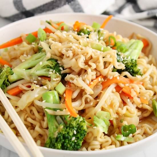 Vegan Chow Mein - Recipe photo by plantbasedjess