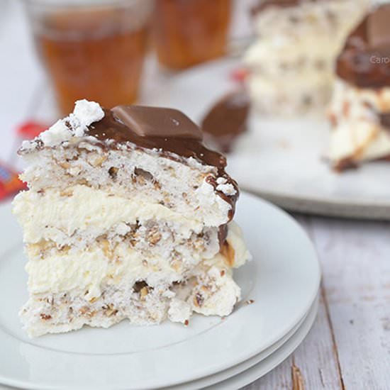 Almond meringue pie with Daim - Recipe photo by zoethoudertje