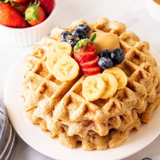 Banana Oatmeal Waffles - Recipe photo by Kelli @ Hungry Hobby