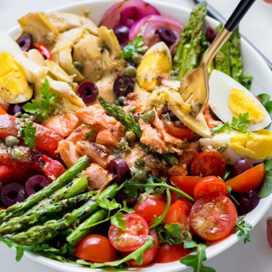 Grilled Salmon Niçoise Salad - Recipe photo by ChefDeHome