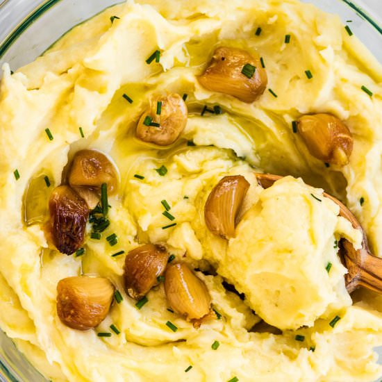 Roasted Garlic Mashed Potatoes - Recipe photo by The Endless Meal