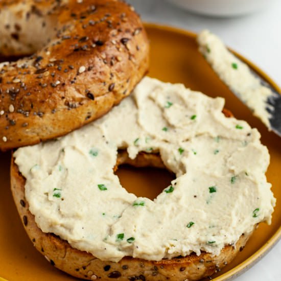 Garlic and Chive Cashew Cream Chees - Recipe photo by cleanfooddirtygirl