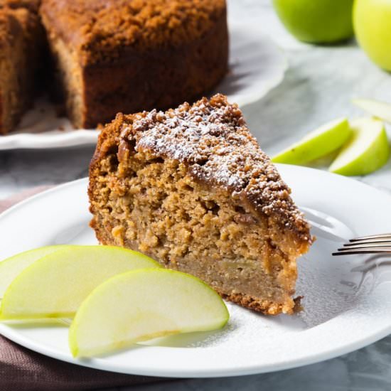 Spiced Apple Crumble Cake - Recipe photo by cooking.with.carbs