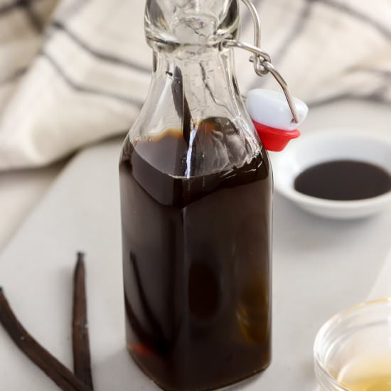 Vanilla Extract Substitutes - Recipe photo by Celebrating Sweets
