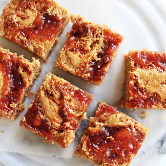 Peanut butter and jelly blondies - Recipe photo by hornoMX