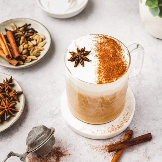 Homemade chai tea latte recipe - Recipe photo by Sweetly Cakes