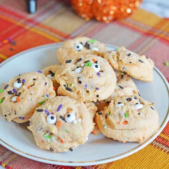 Halloween Monster Cookies - Recipe photo by CakeMixRecipes