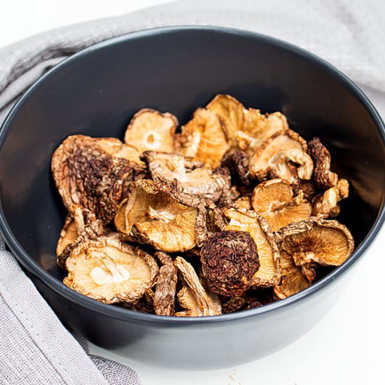 How to dry Mushrooms - Recipe photo by MasalaHerb