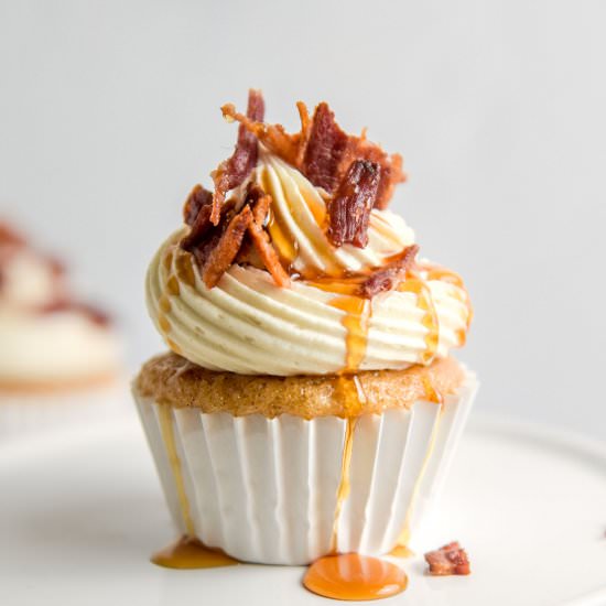 Bacon Maple Cupcakes - Recipe photo by Chopnotch