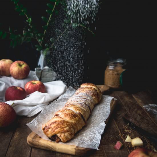 Puff Pastry Apple Strudel - Recipe photo by emily_garlichead