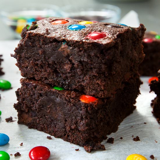 M&M Fudge Brownies - Recipe photo by browniebites