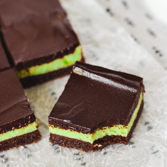 Mint Chocolate Brownies - Recipe photo by Bakes and Blunders
