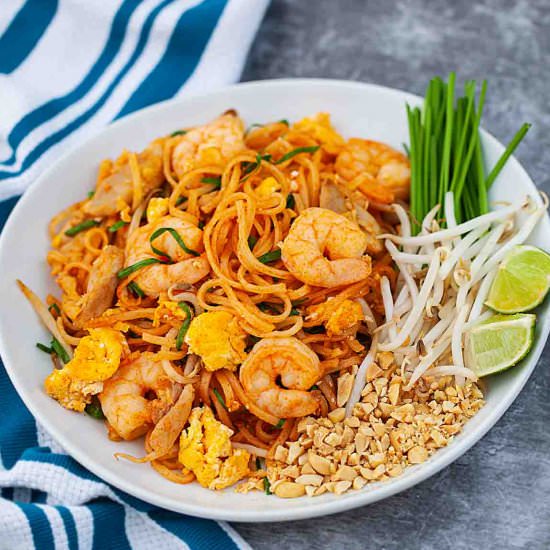 Pad Thai Noodles - Recipe photo by ohmyfoodrecipes