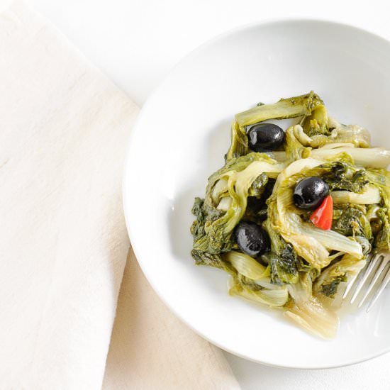 Scarola in padella con olive e pepe - Recipe photo by semplicementelight