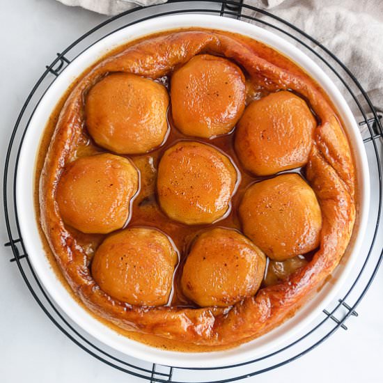 vegan tarte tatin - Recipe photo by howtobakevegan