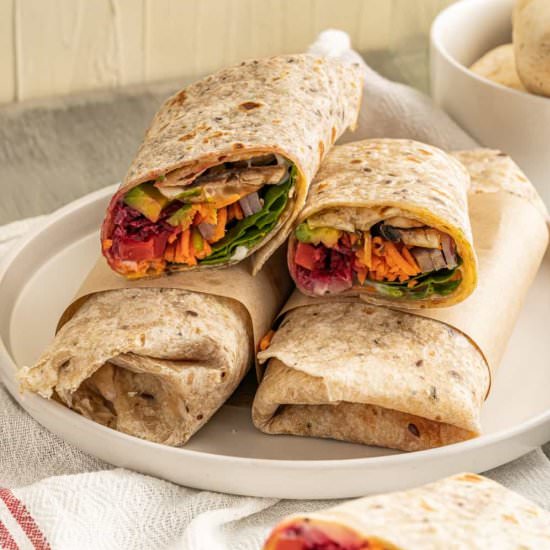 Vegan Wrap made with raw vegetables - Recipe photo by Lemonsforlulu
