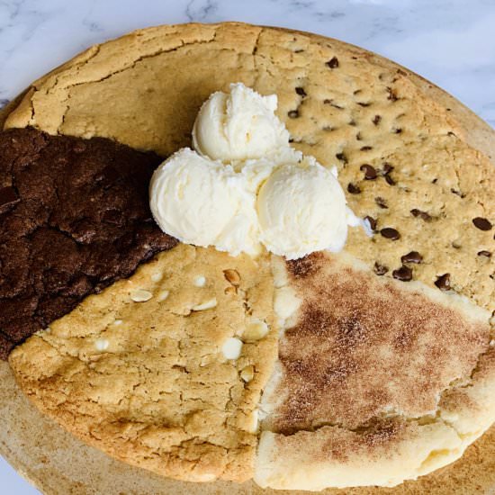 Cookie Pizza - Recipe photo by cokocooks