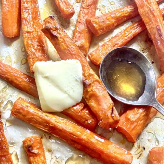 Honey Butter Roasted Carrots - Recipe photo by jonnakeohane