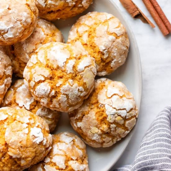 Vegan Pumpkin Crinkle Cookies - Recipe photo by lavenderandmacarons