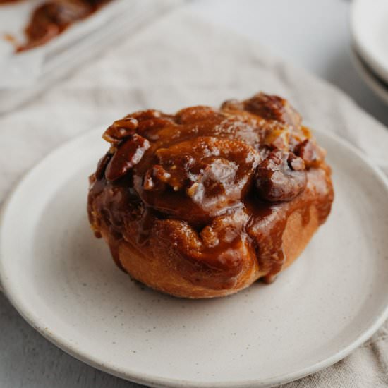 Caramel Cinnamon Rolls with Pecans - Recipe photo by alpineella