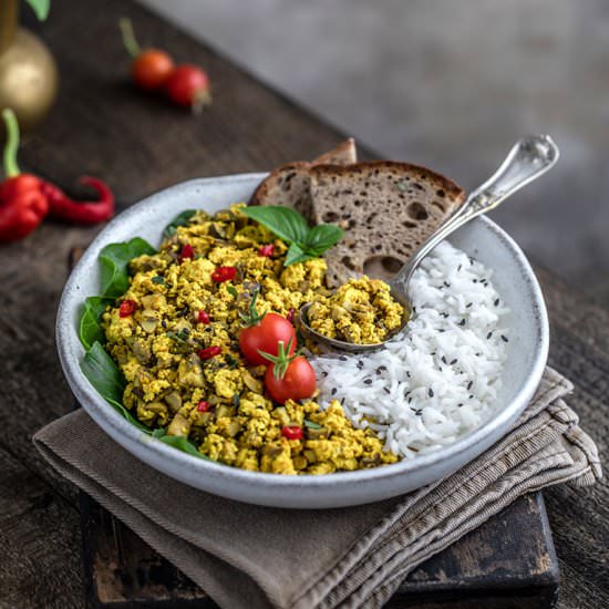 Easy Tofu Scramble with Mushrooms - Recipe photo by RainbowInMyKitchen