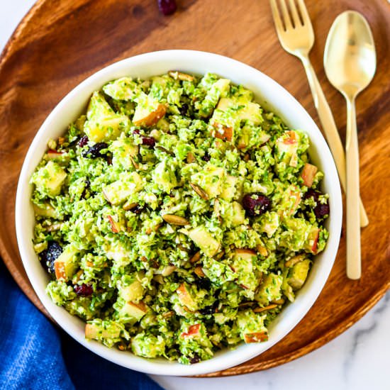 Brussels Sprouts Slaw - Recipe photo by MaesMenu