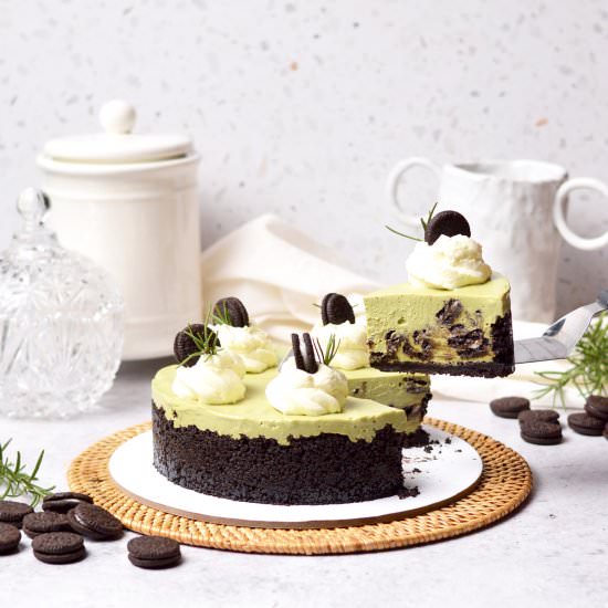 No-Bake Matcha Oreo Cheesecake - Recipe photo by Jaja Bakes