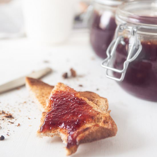Plum and vanilla jam - Recipe photo by Andrea Janssen