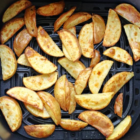 Air Fry Potato Wedges - Recipe photo by Delightful Mom Food