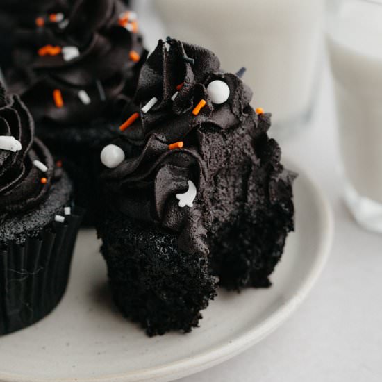 Moist Black Velvet Cupcakes - Recipe photo by alpineella