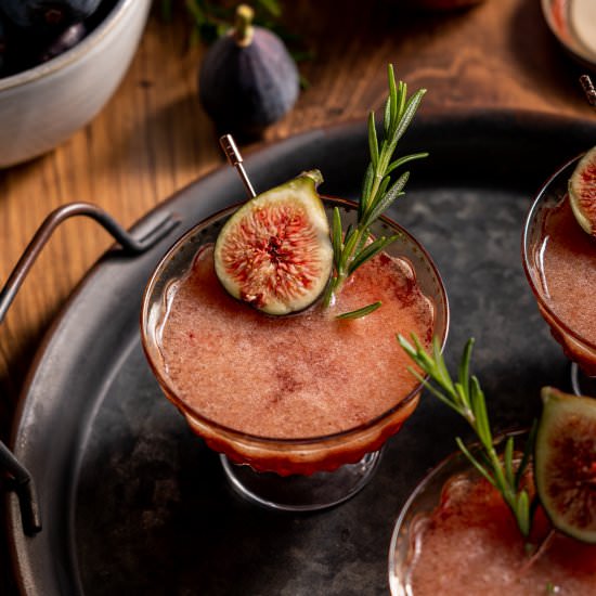 Fig and Rosemary Gin Smash - Recipe photo by leisurefanclub