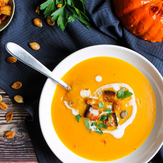 Creamy Roasted Pumpkin Soup - Recipe photo by Cook Homey