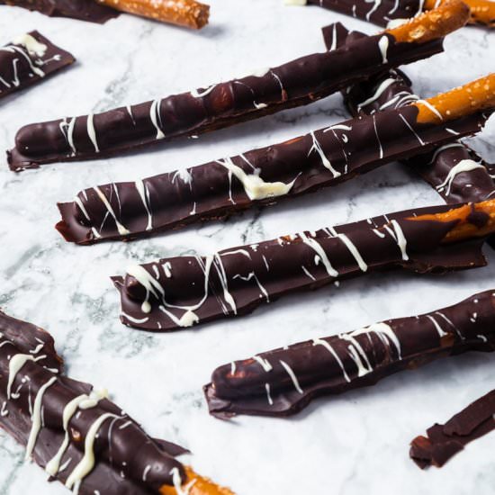 Chocolate Caramel Pretzel Rods - Recipe photo by cooking.with.carbs