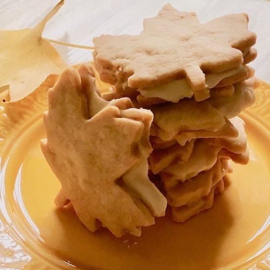 Maple Sandwich Cookies - Recipe photo by Kitchengetaway