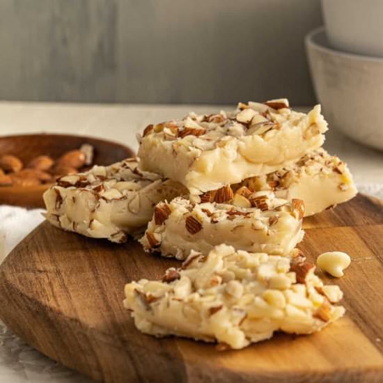 Easy White Chocolate Almond Fudge R - Recipe photo by Lemonsforlulu