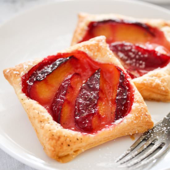 Easy Puff Pastry Plum Tarts - Recipe photo by adinutza
